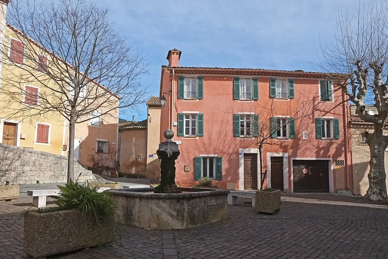 La place Gervais Court de Peymeinade