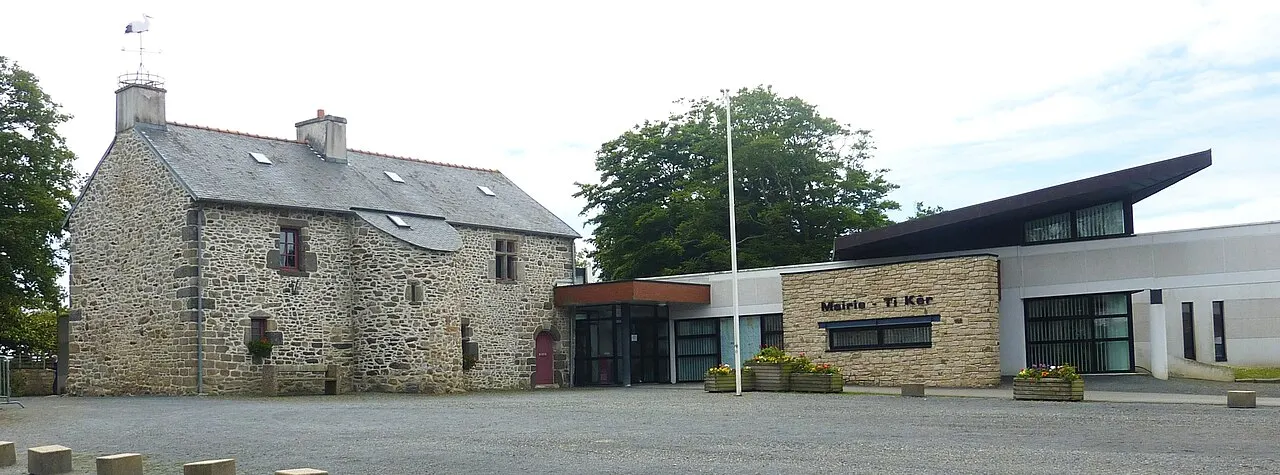 Ploudaniel : la mairie
