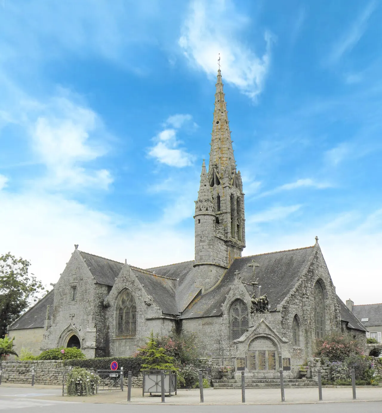 Église Saint-Cuffant de Pluguffan dans le Finistère sud, près de Quimper.