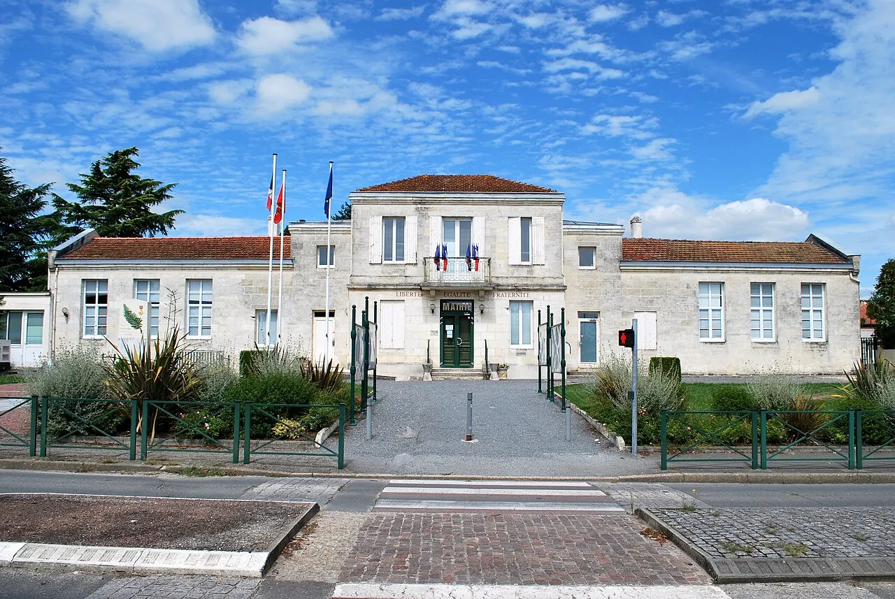 Mairie de Pompignac (Gironde, France).