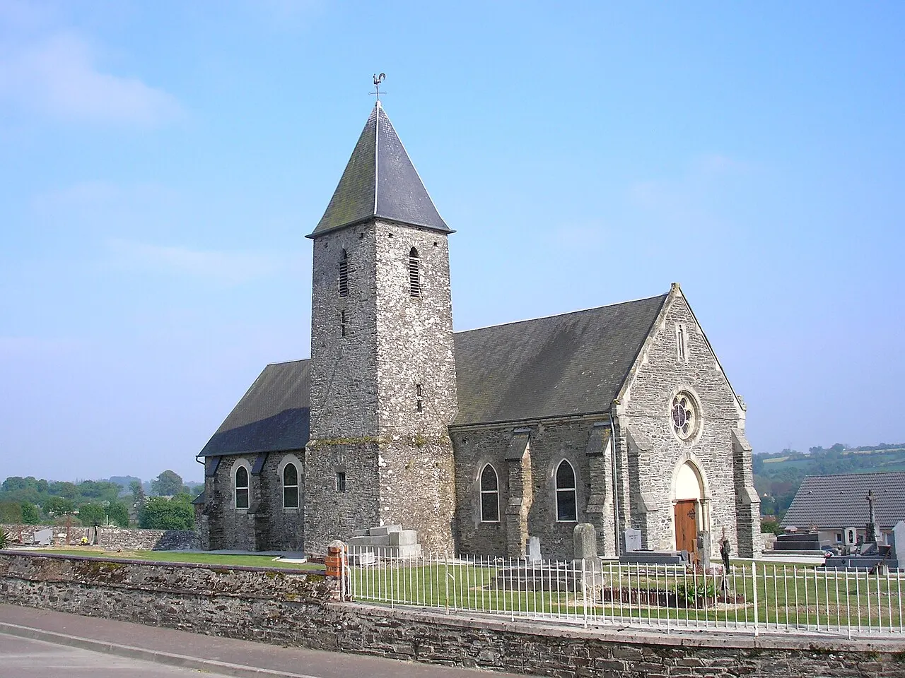 Précorbin (Normandie, France). L'église Saint-Aubin.