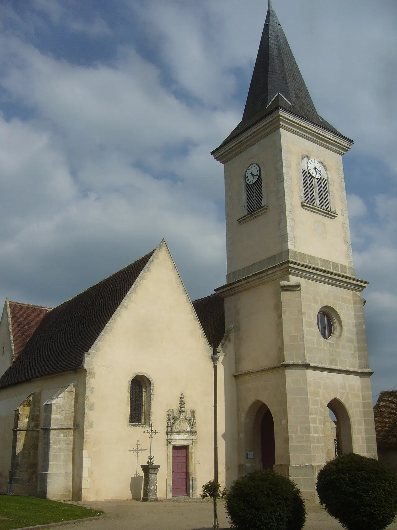 Église Saint-Pierre-et-Saint-Paul de Préval, dans la Sarthe.