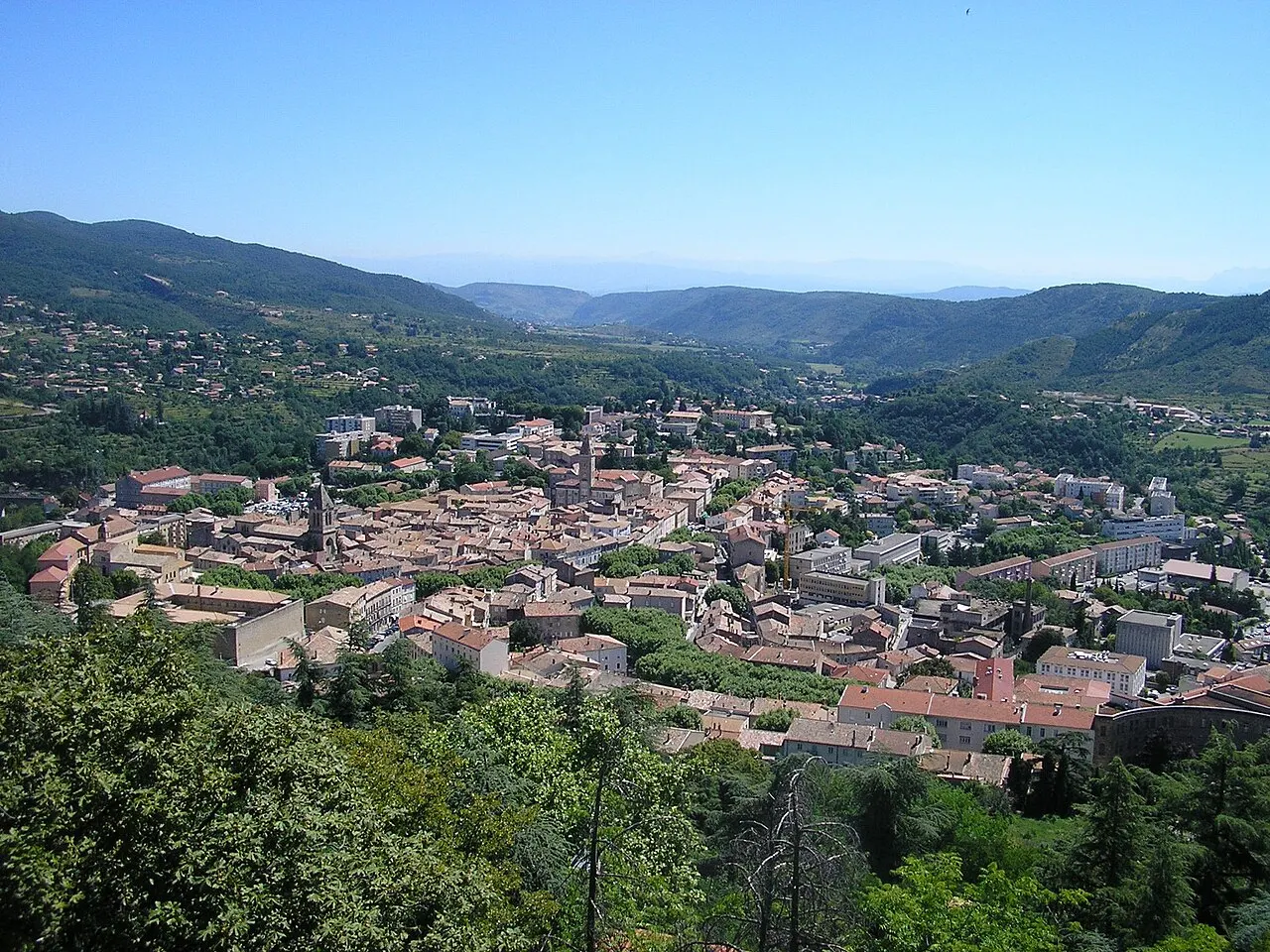 Vue de Privas depuis le Montoulon