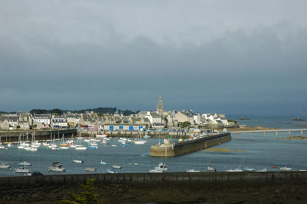 Roscoff, centre ville et port, vue du chapelle Sainte-Barbe