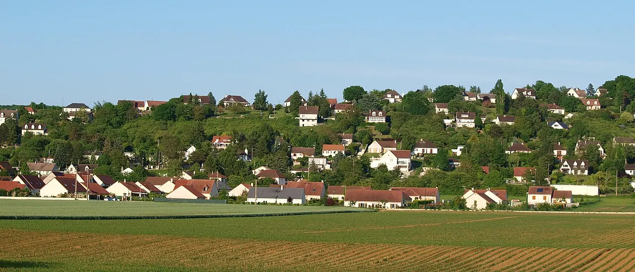 Rosoy (Yonne, France) , vue générale depuis la D606 (ex-RN6)