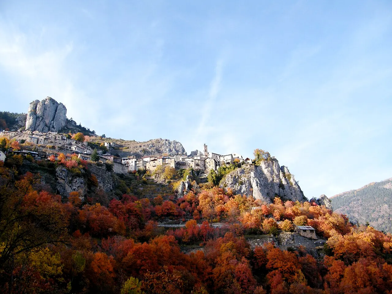 Village de Roubion en automne