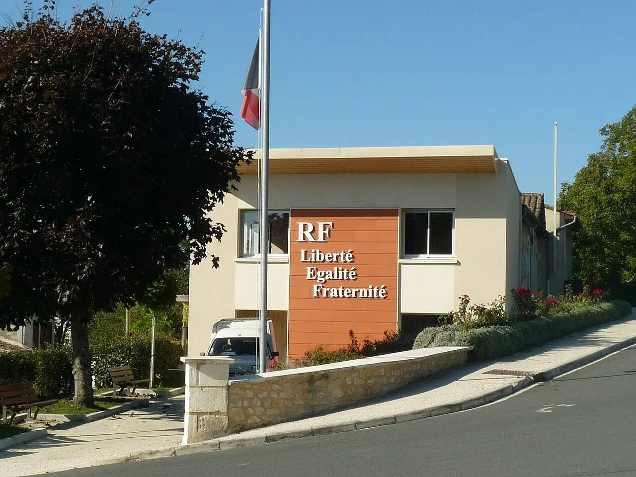 mairie de Rougnac (16), France