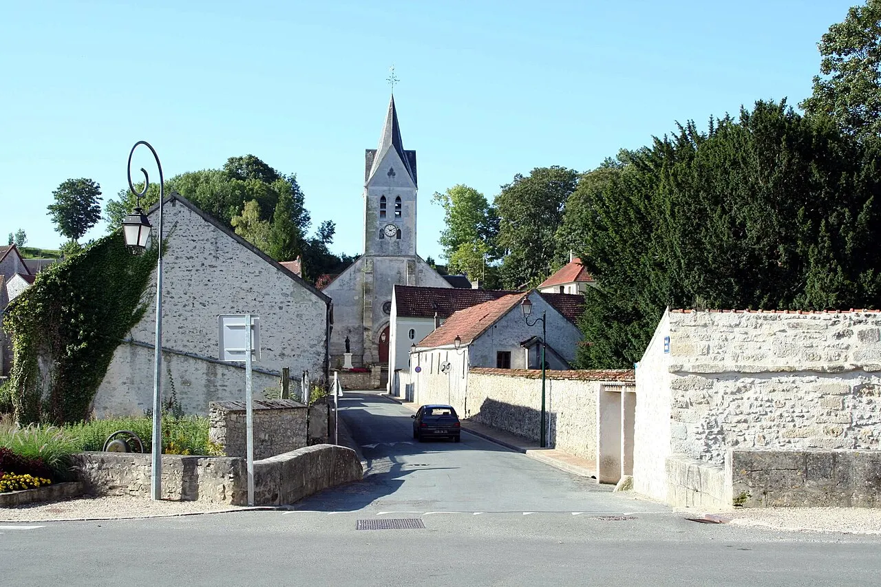 Rue de l'église à Sailly - Yvelines (France)