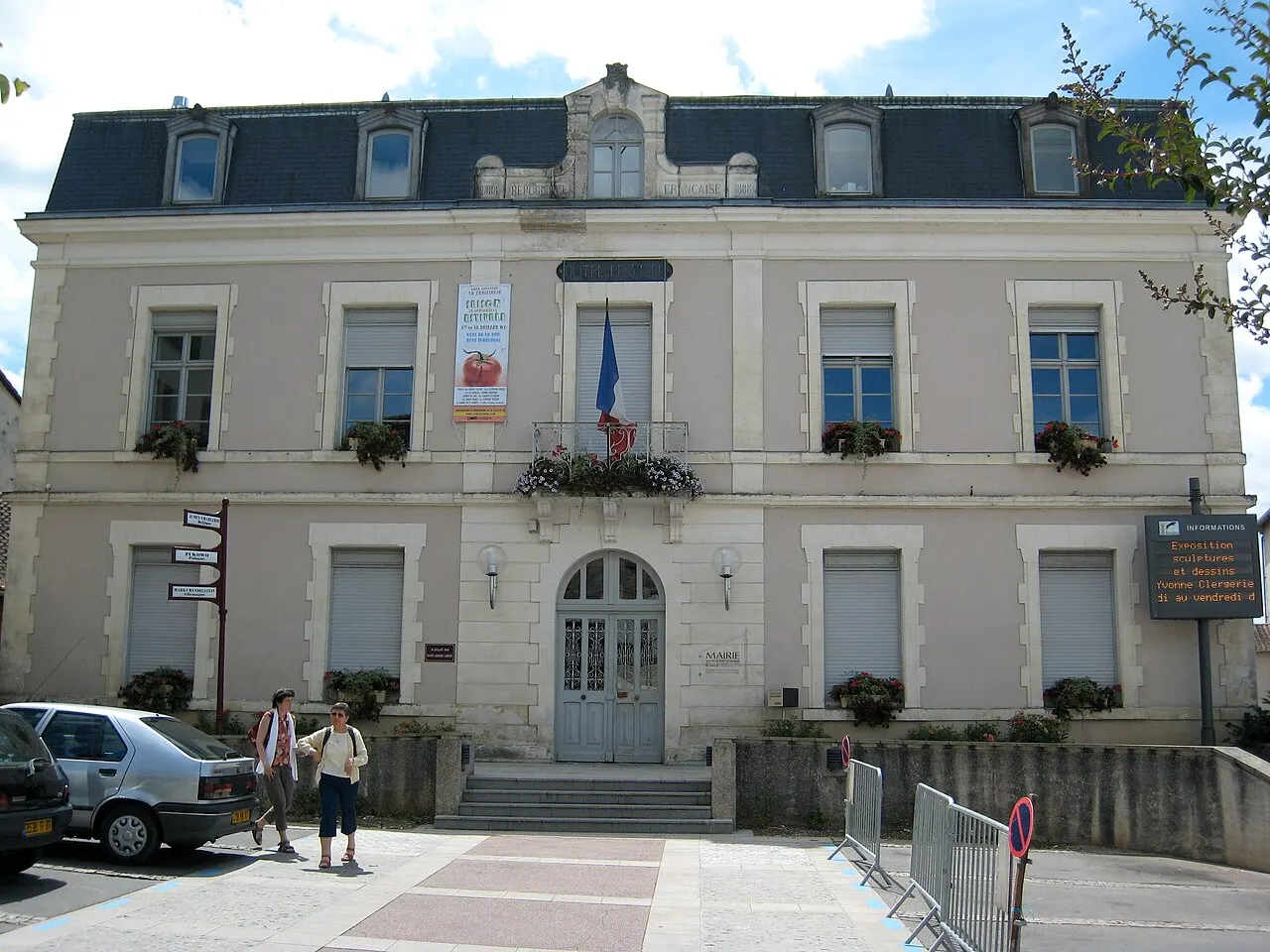 Hotel de ville de Saint-Junien, Haute-Vienne (87), France