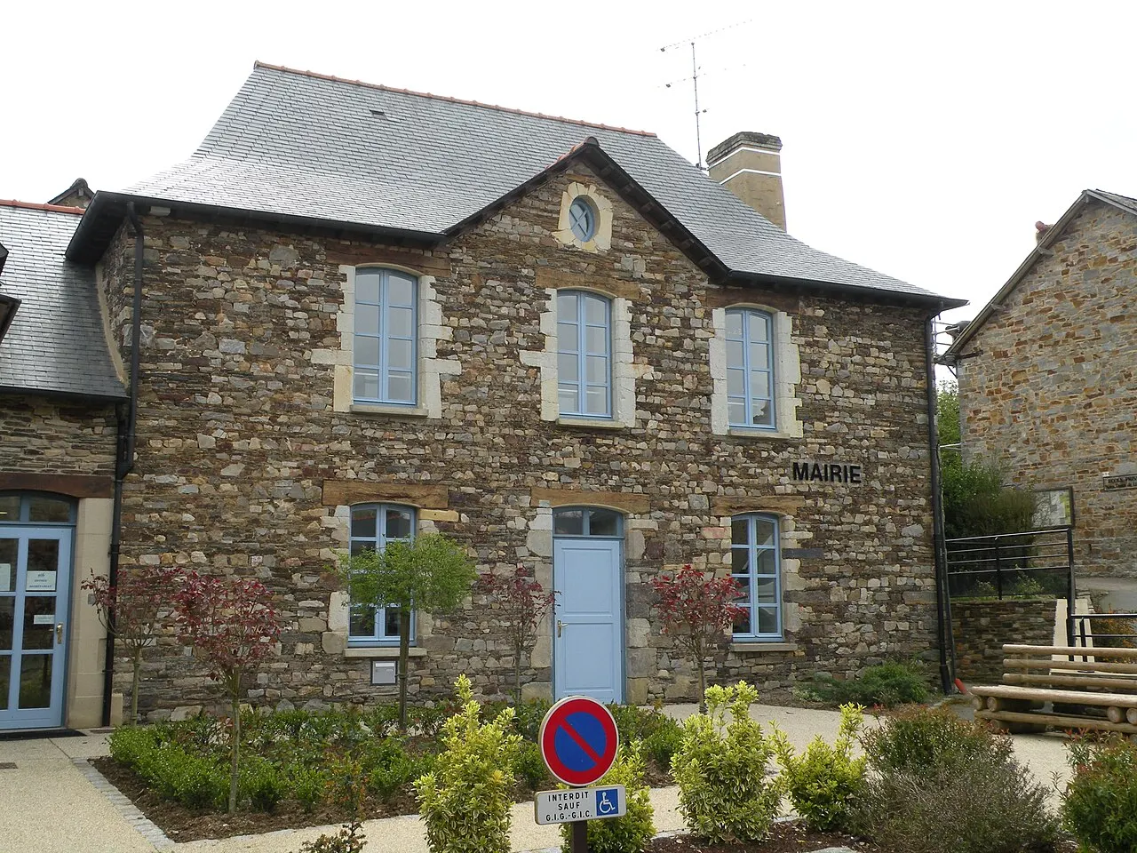 Mairie de Saint-Senoux.