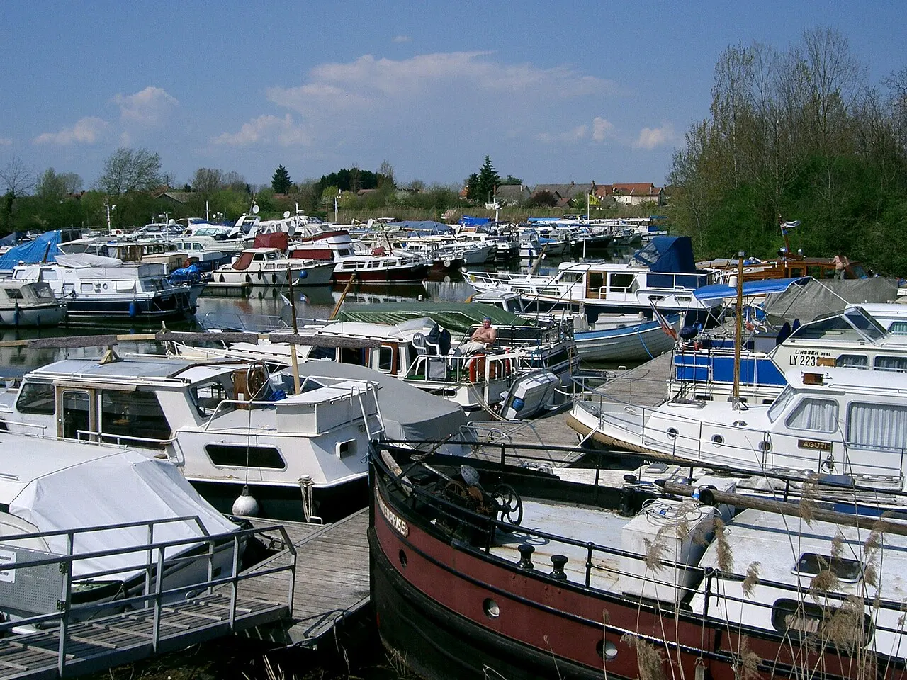 Saint-Usage (21) Le port de plaisance, à côté de Saint-Jean de Losne - Vallée de la Saône