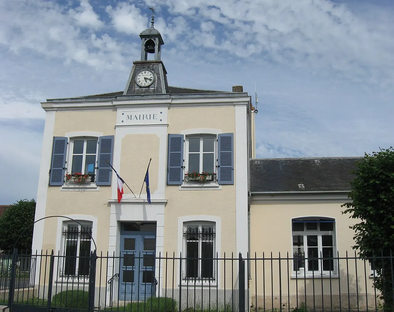 Mairie de Sammeron. (Seine-et-Marne, région Île-de-France).