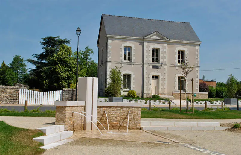 Bourg de Sarrigné (Maine-et-Loire, France).