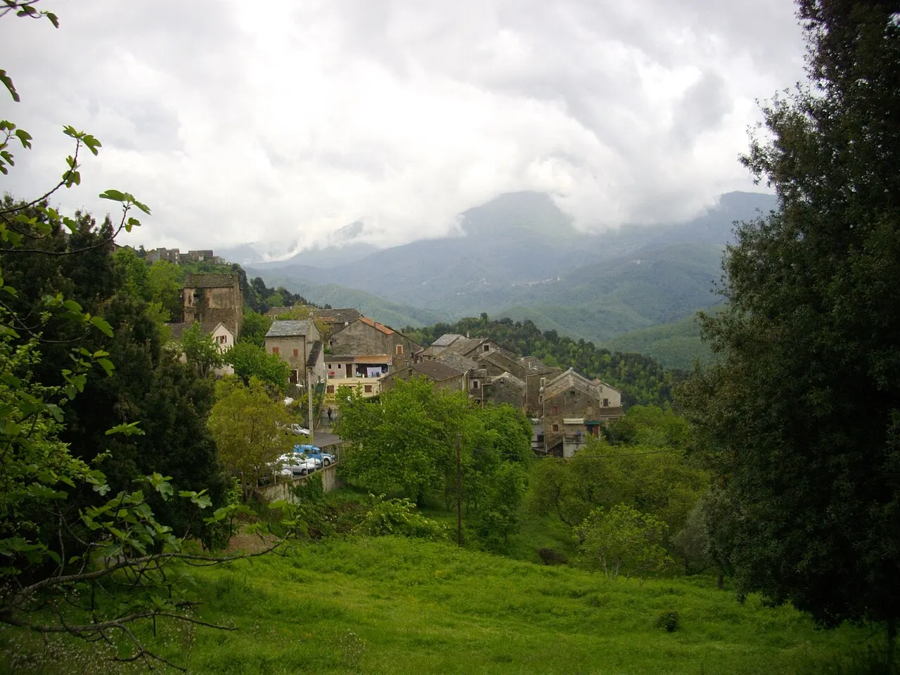 Scata (Corse) Vue sur le village depuis l'église