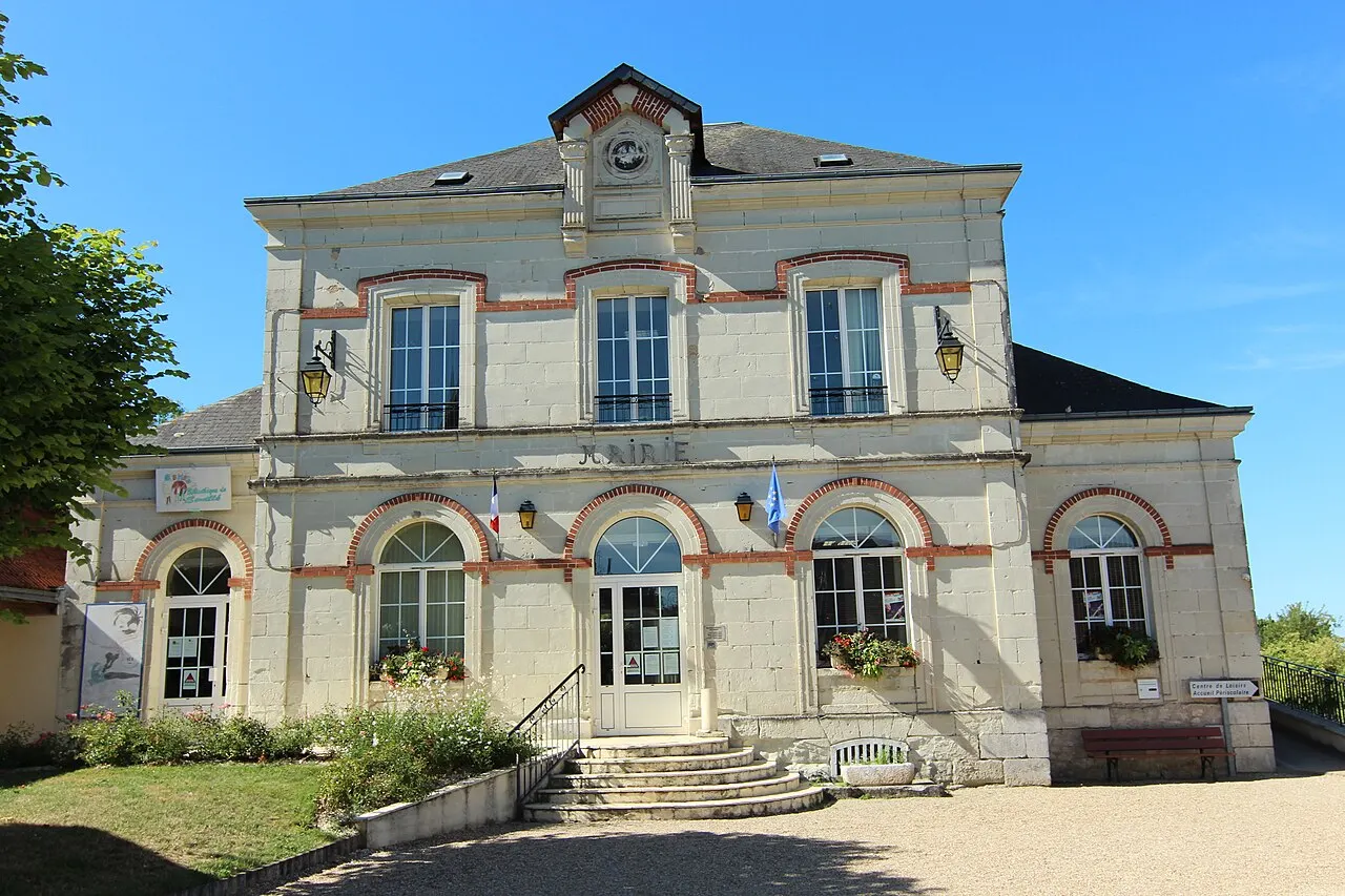 Mairie de Senillé en France.