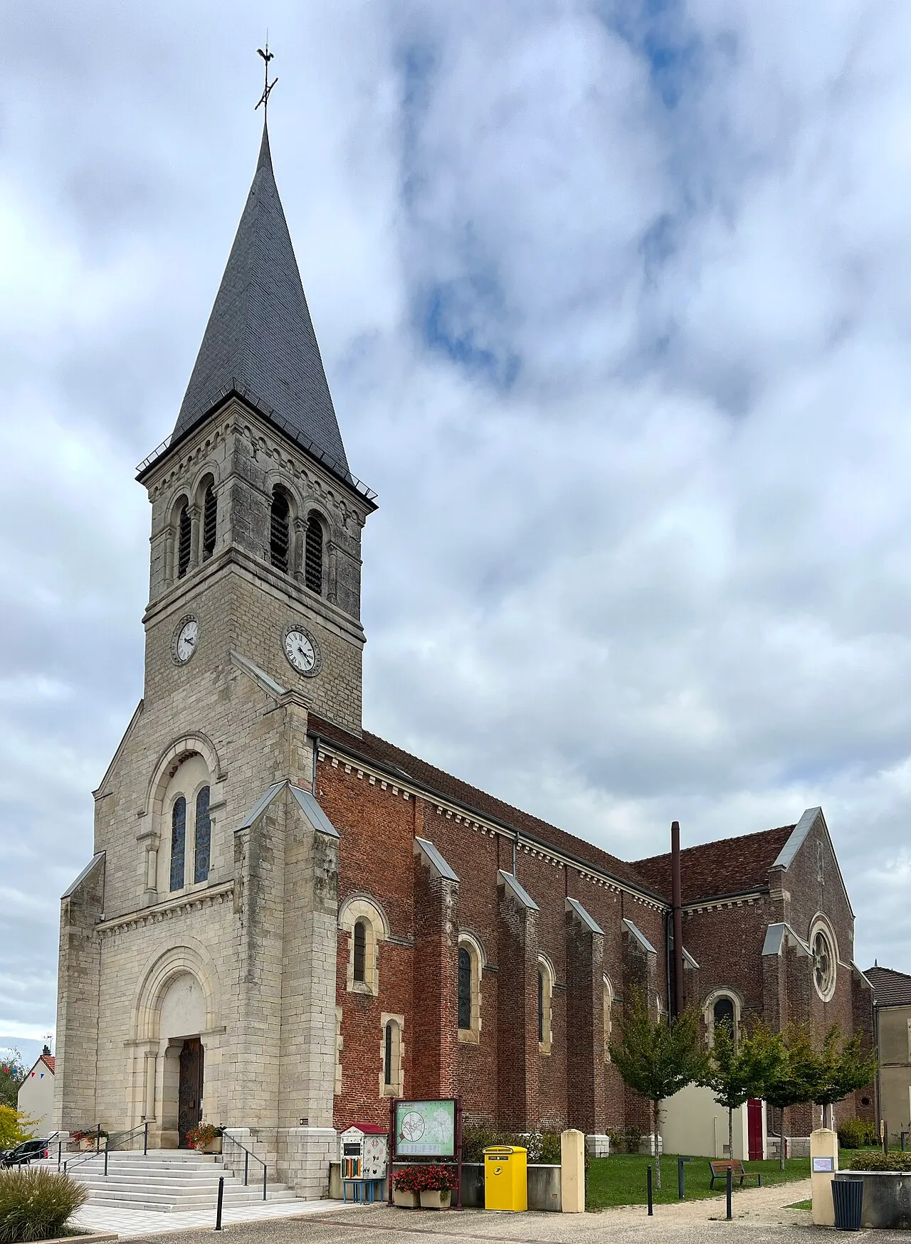 Église Saint-Pierre, Simard.