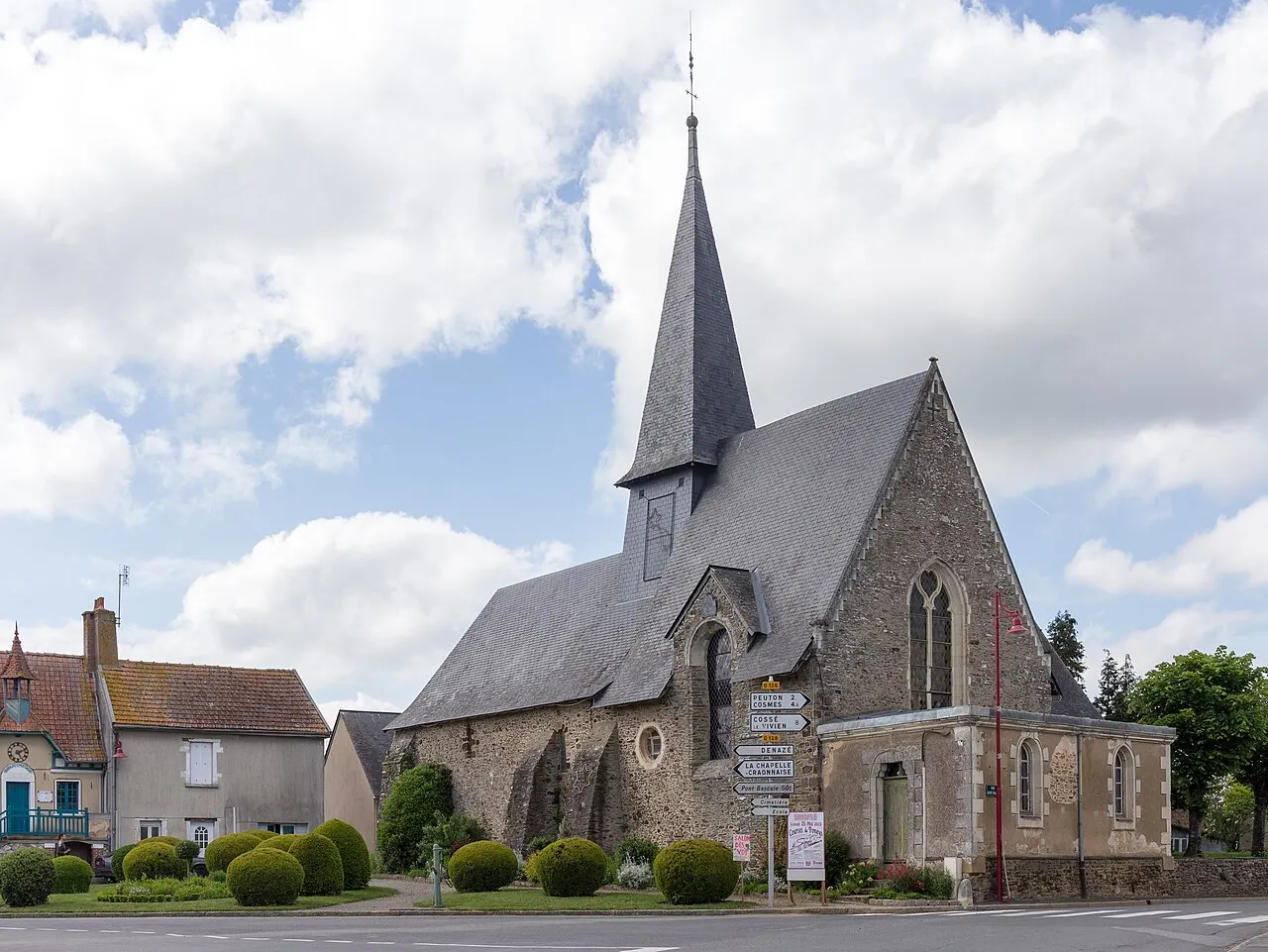 Église Saint-Martin de Simplé.