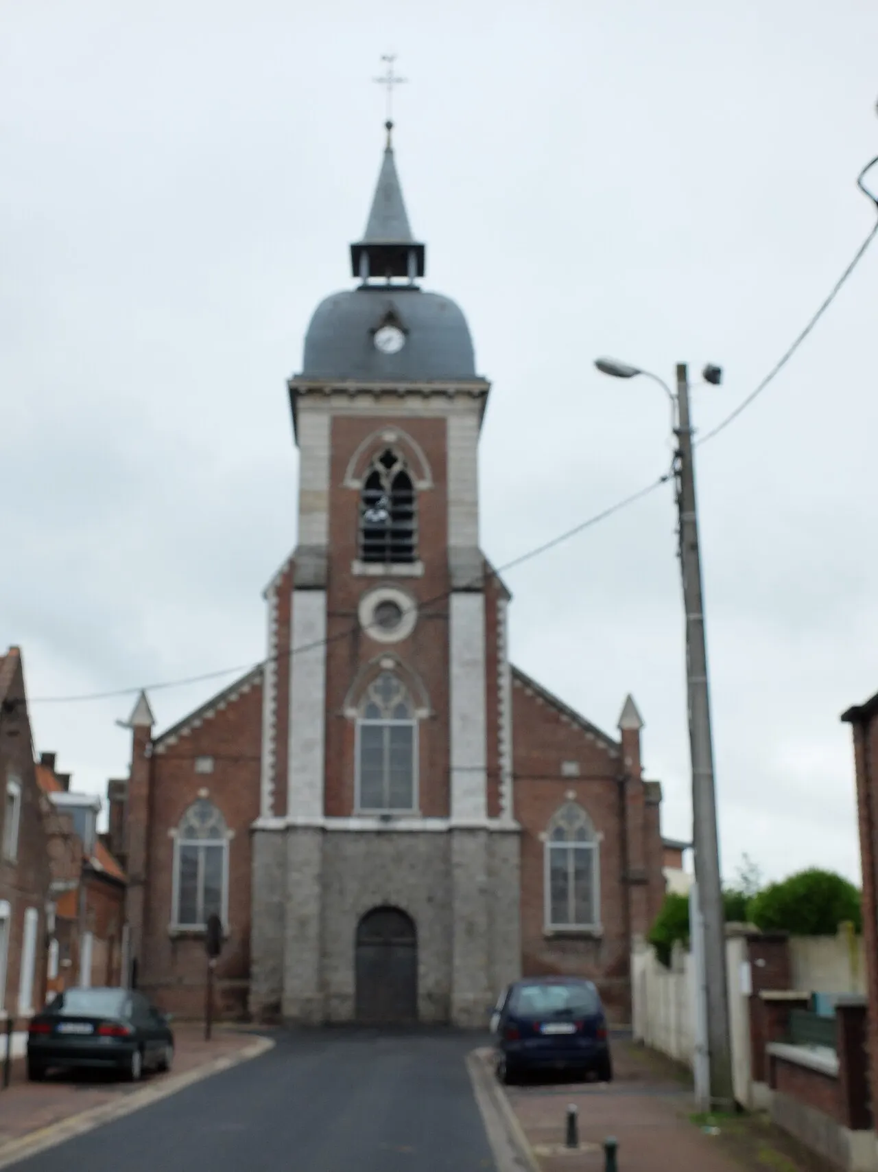 Vue de l'église Saint-Martin de Sin-le-Noble.