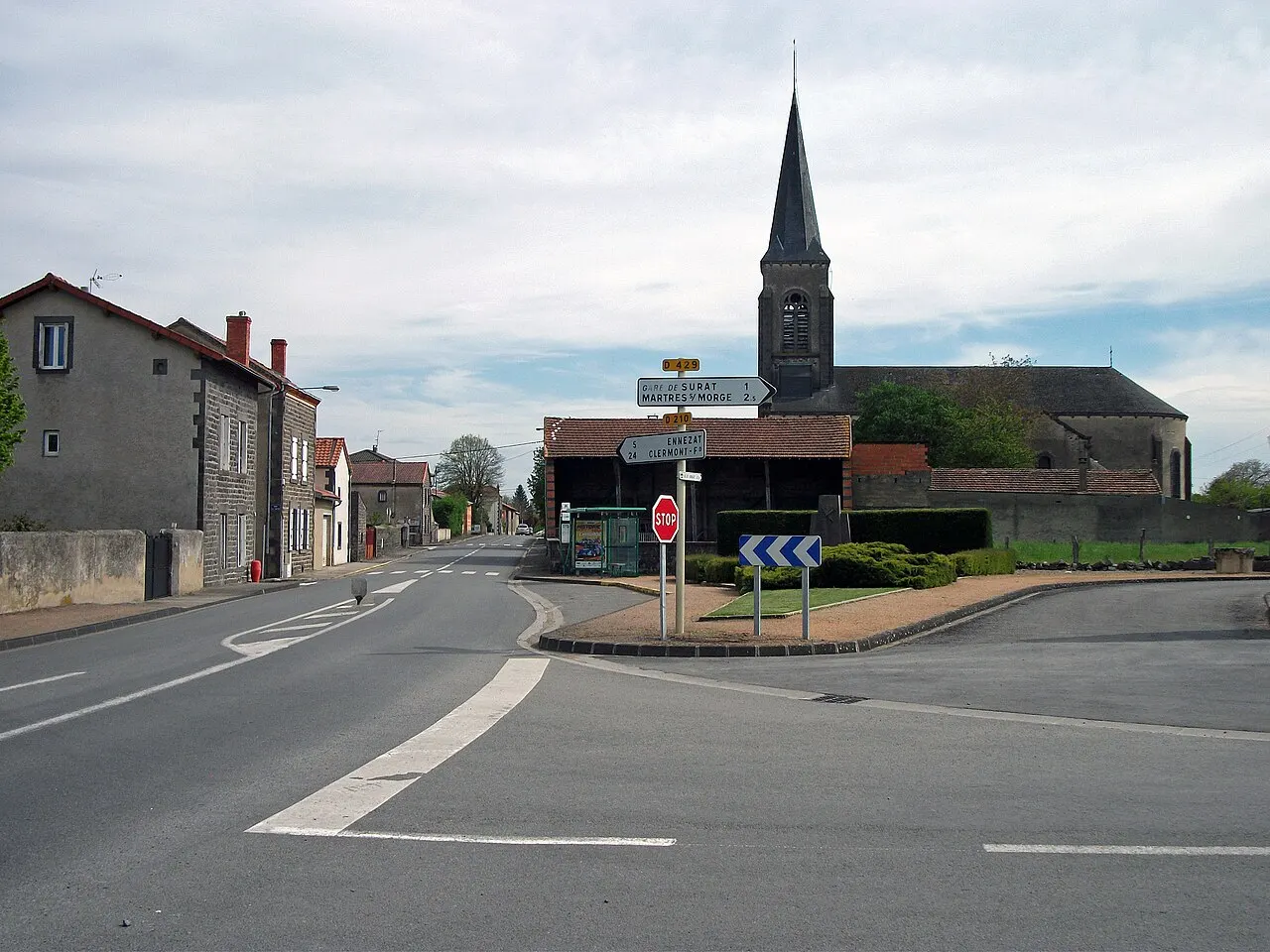 Departmental road 210 / Route départementale 210 en direction de Clermont-Ferrand, à Surat [10783]