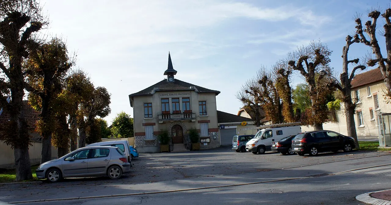 Vue de la Mairie_de Taissy.