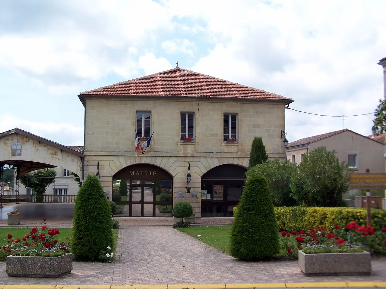 Mairie de Targon (Gironde, France)