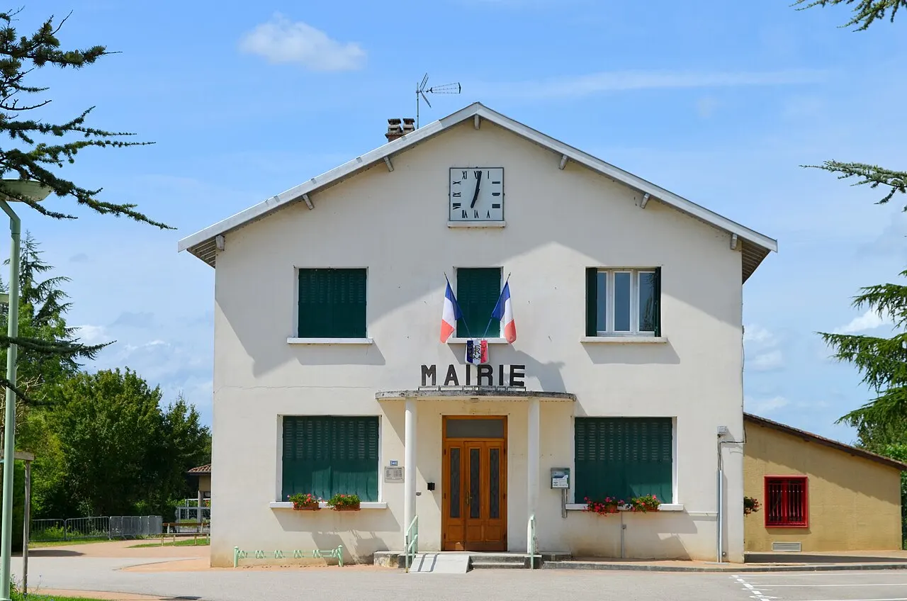 Mairie de Thil, Ain.