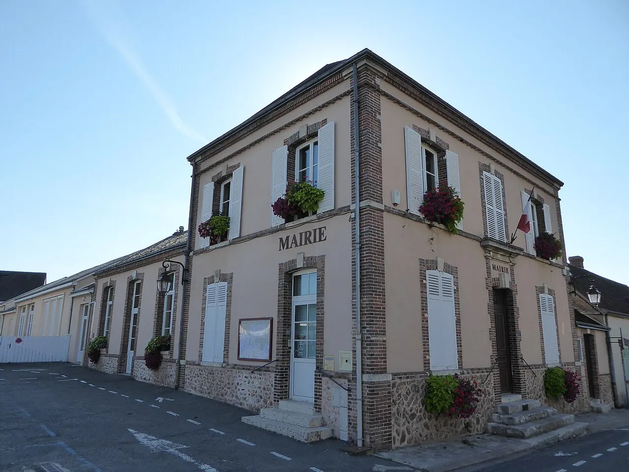 mairie, Thivars, Eure-et-Loir (France).