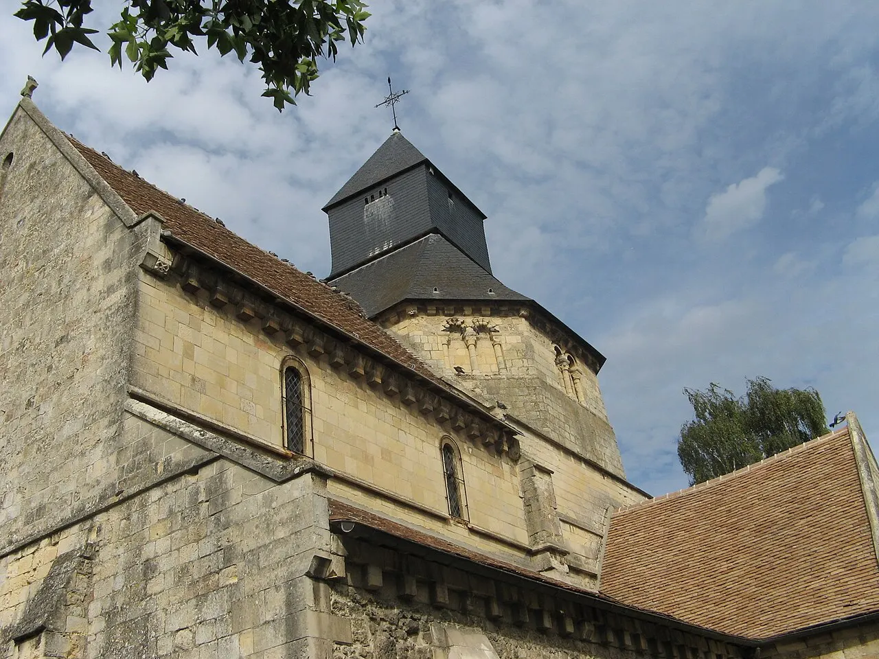 Touques : église Saint-Pierre. XIe siècle.