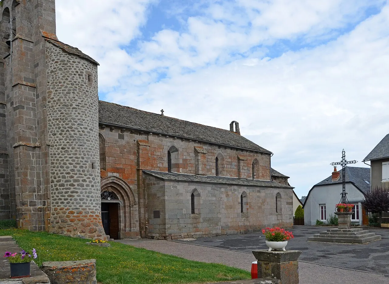 Eglise St Saturnin, Valuéjols, Cantal, France