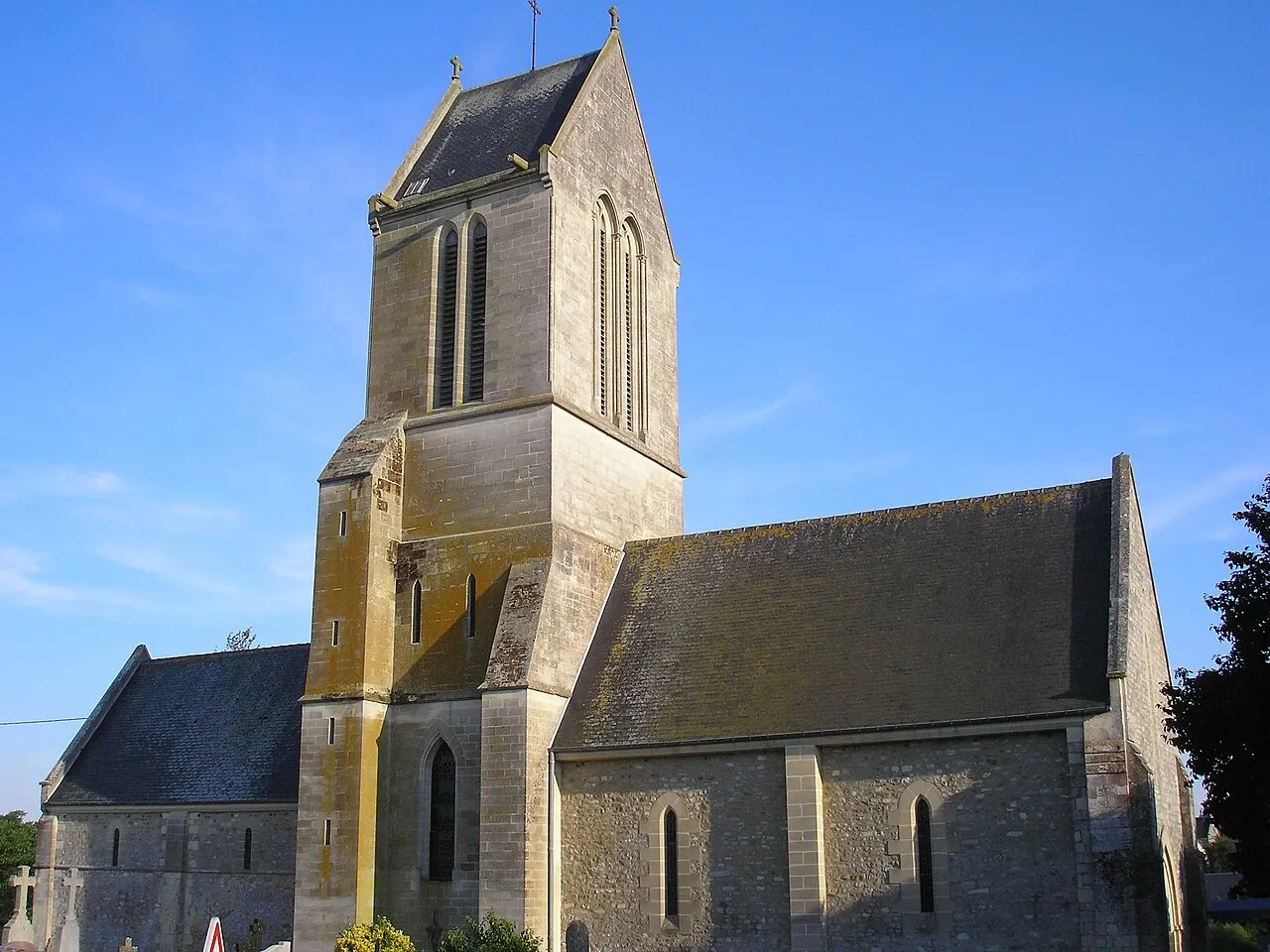 Vendes (Normandie, France). L'église Saint-Martin.