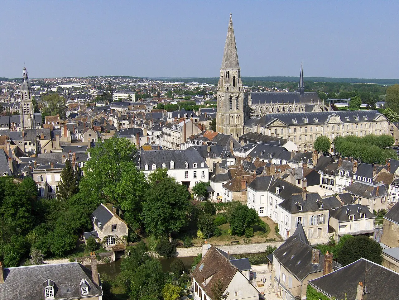 A view of Vendôme from the ruins of the château.