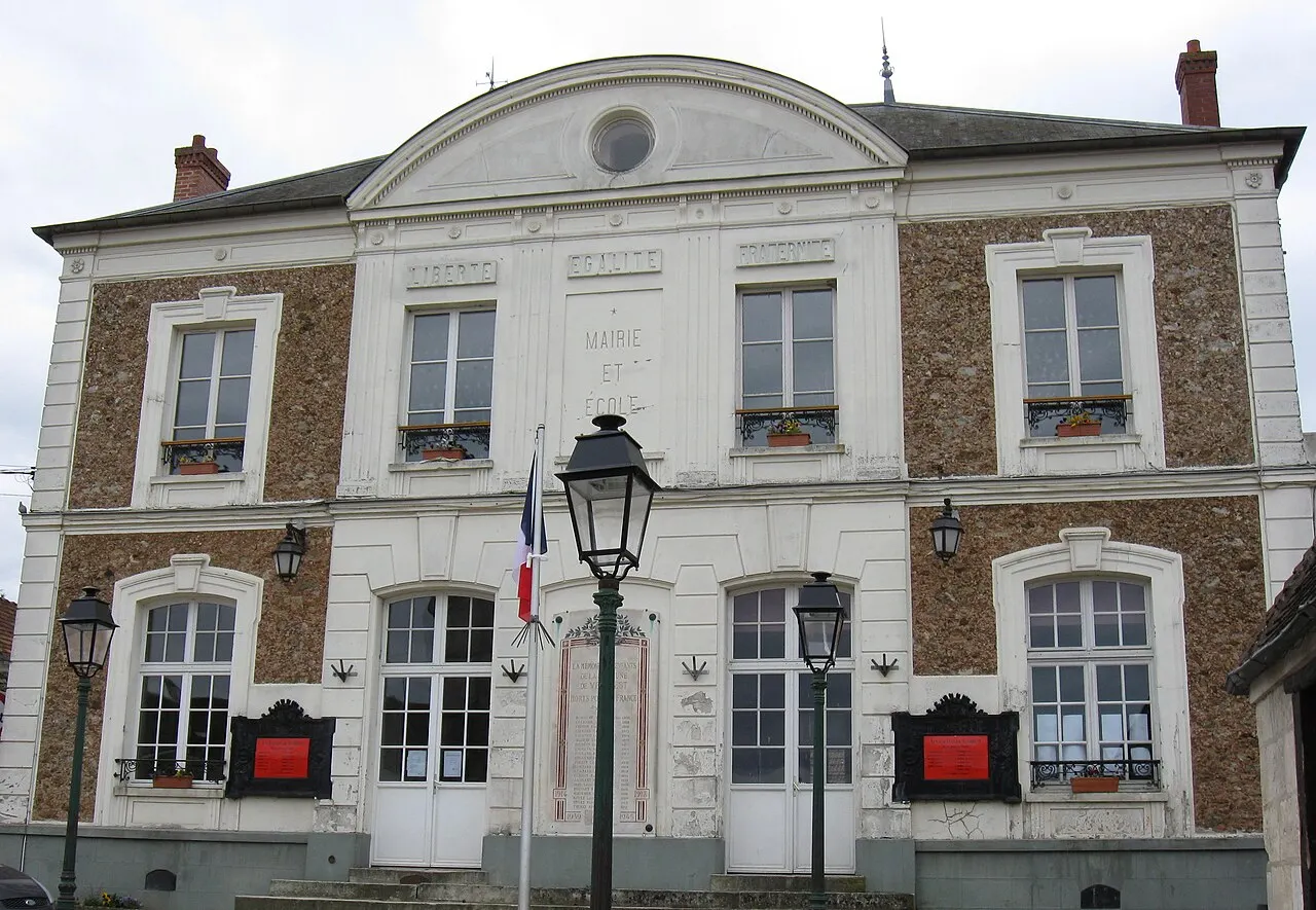 Mairie de Vendrest . (département de la Seine-et-Marne, région Île-de-France).