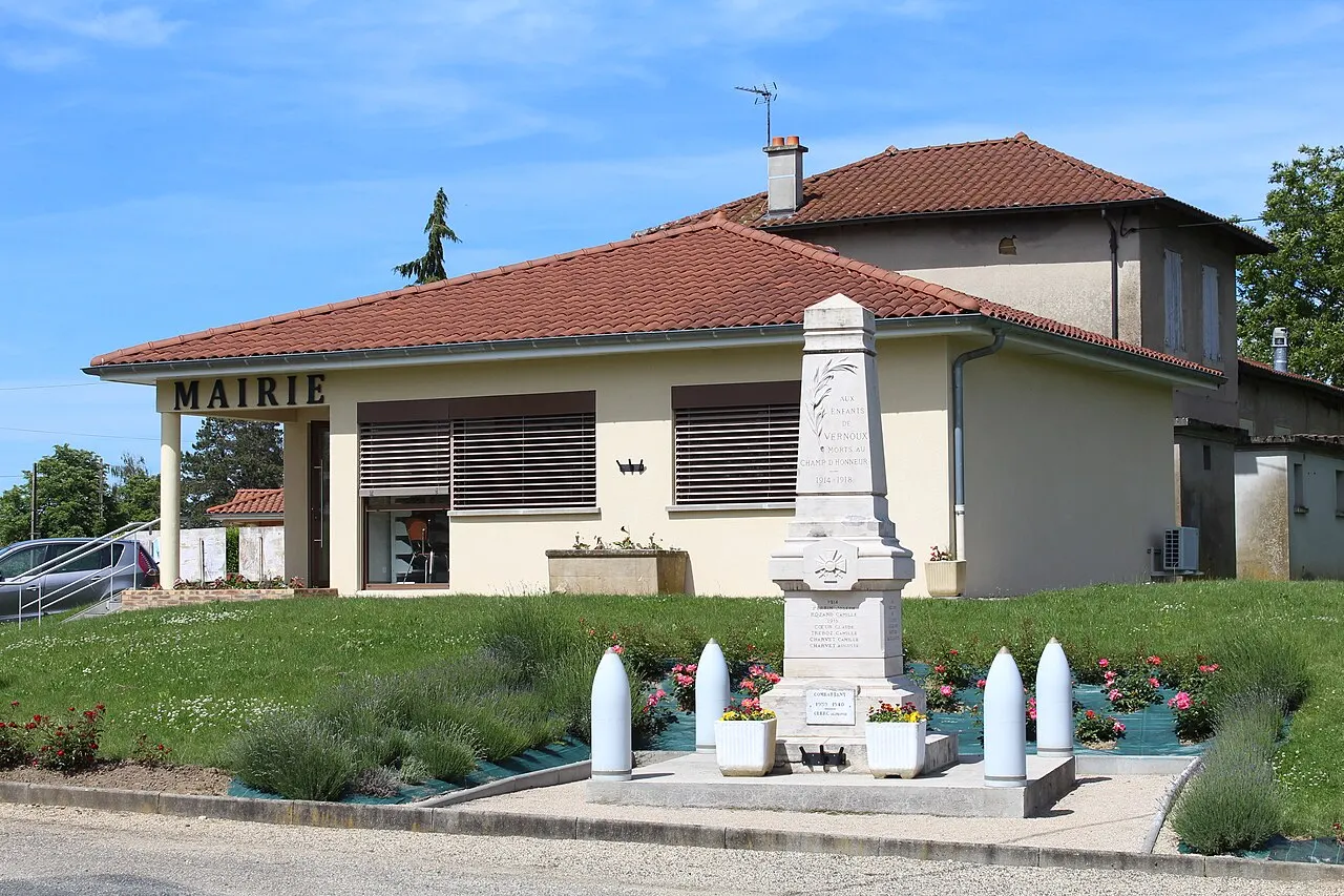 Mairie de Vernoux.