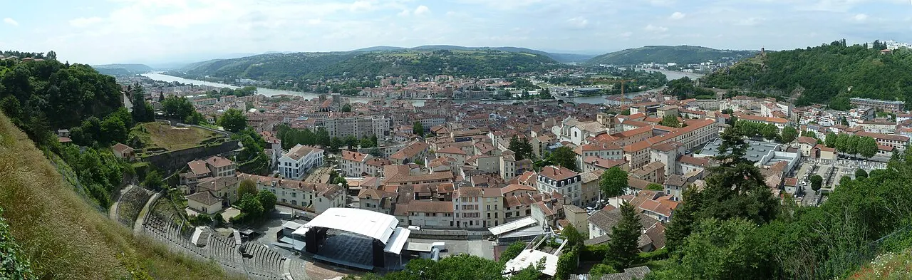 Vue panoramique de Vienne (Isère) depuis le Belvédère de Pipet