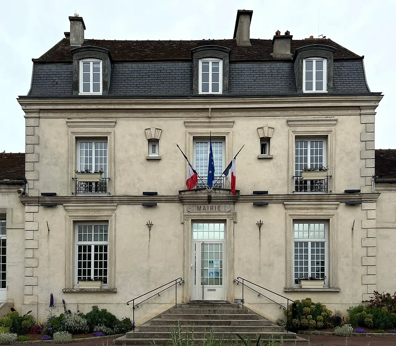 Mairie de Villecresnes.