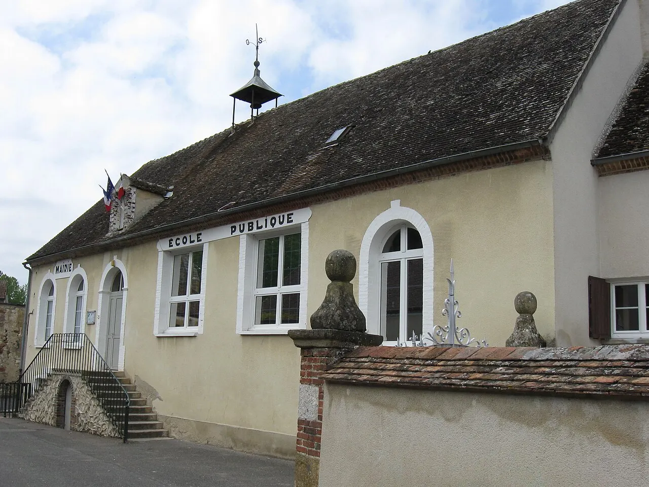 Mairie de Vimpelles. (Seine-et-Marne, région Île-de-France).