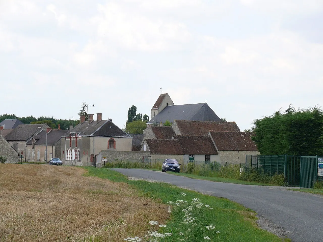 L'église Notre-Dame de Vrigny (Loiret, Centre-Val de Loire, France).