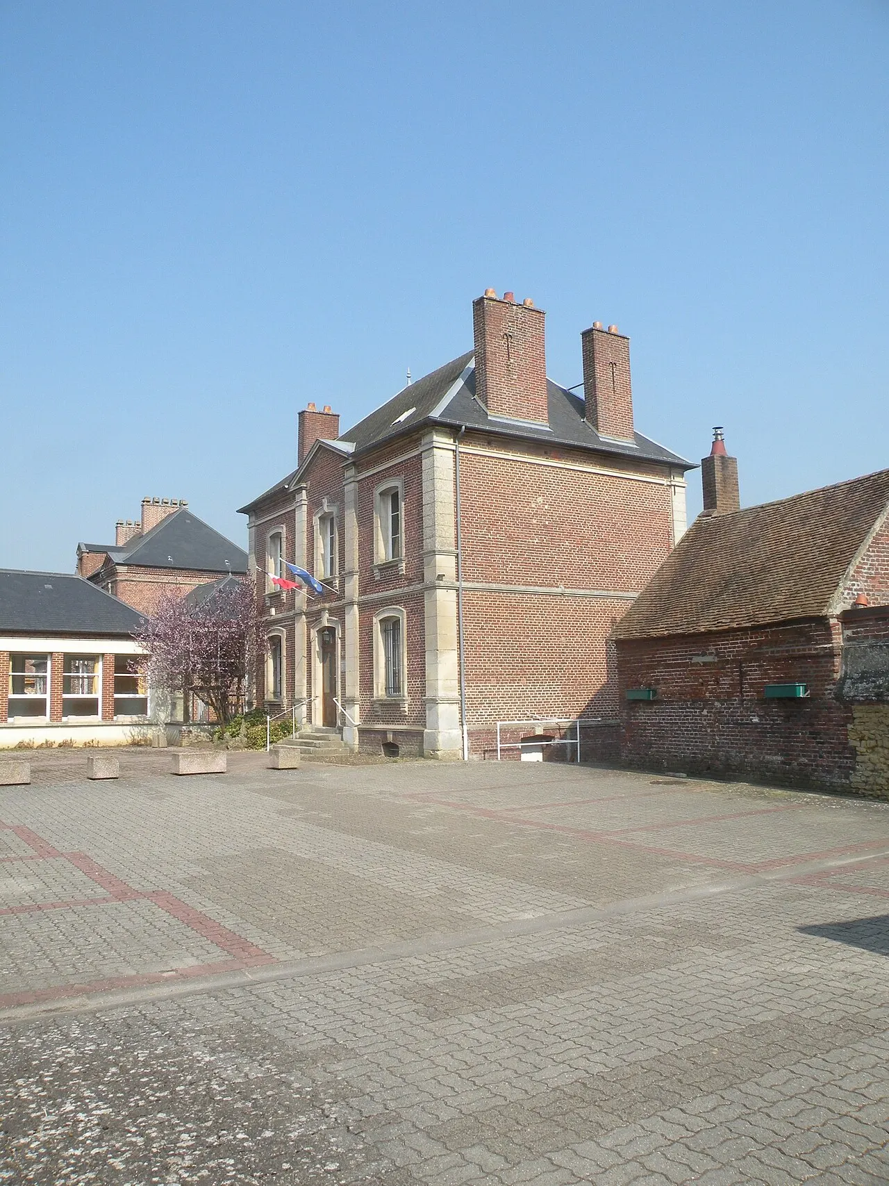 mairie de Warluis