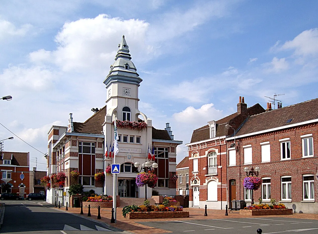 L'hôtel de ville de Wavrin (Nord).