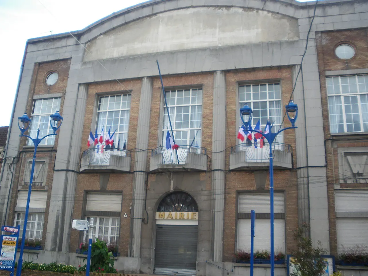 Vue de la mairie de Wingles.
